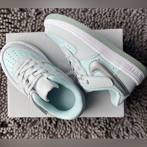 Nike Air Force 1 EasyOn Low Boys' Preschool
Size: 10